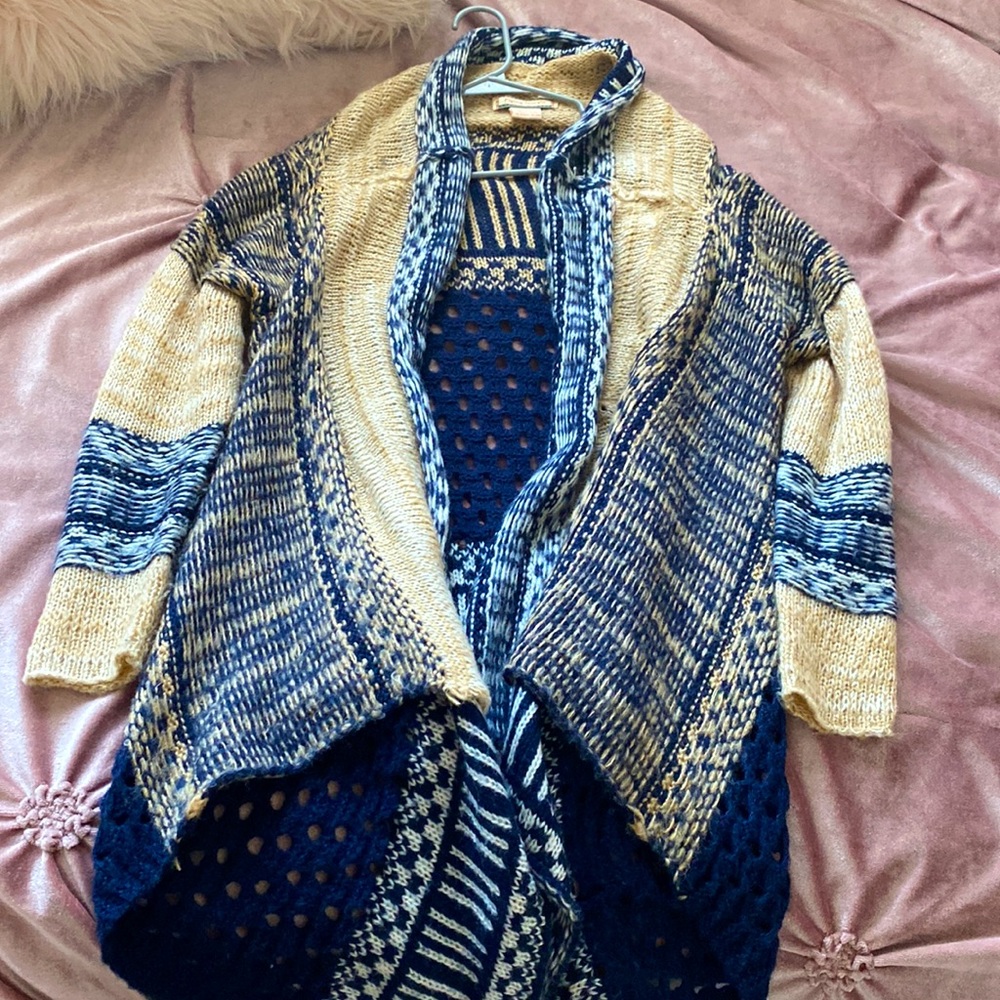 Cozy navy blue and cream cardigan😍